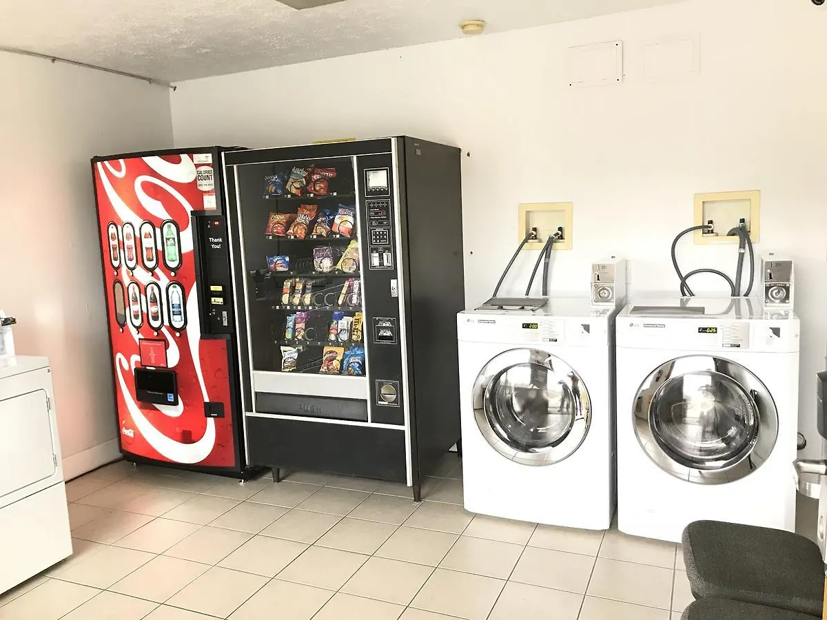 Super 8 By Wyndham Whites Creek/ Nashville Nw Area Hotel